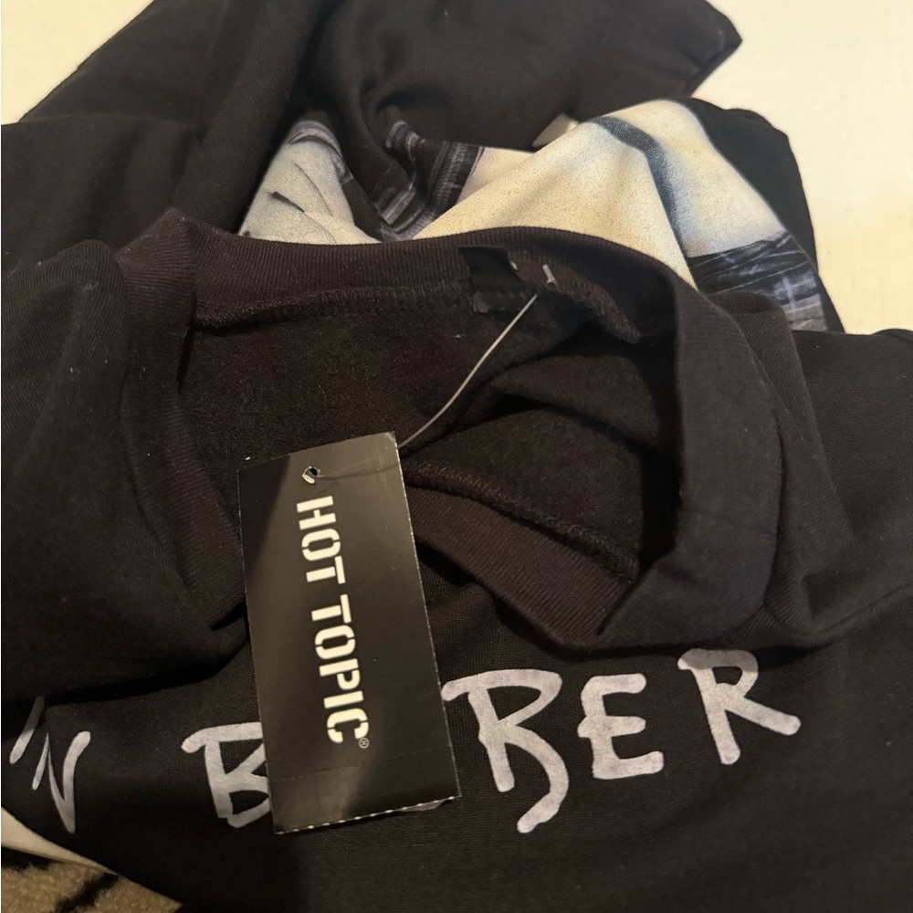 Justin Bieber What Do You Mean Girls Pullover Hot Topic New With Tags Medium - Picture 8 of 8